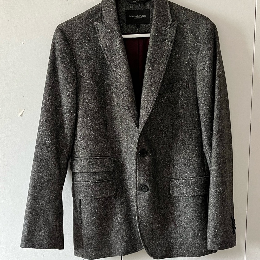 Banana Republic men’s suit